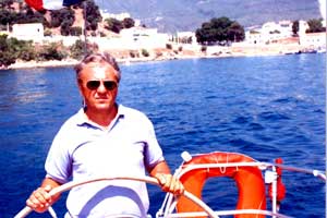 L'auteur &agrave; la barre, quittant Collo.